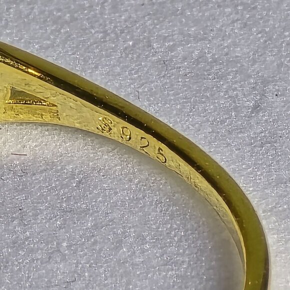 Heart-Shaped Ruby Red Rhinestone in Intricate Golden Band Size 8 (NWOT) - Picture 5 of 6